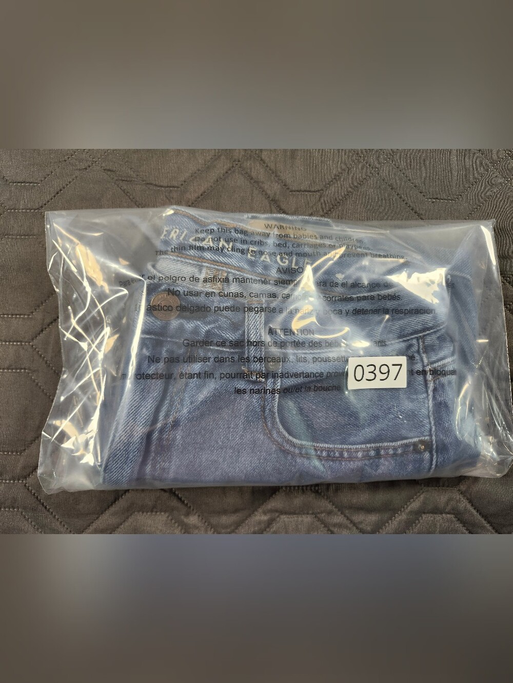 American Eagle light blue denim cuffed mom shorts mid-rise fit size 6 - Picture 12 of 12